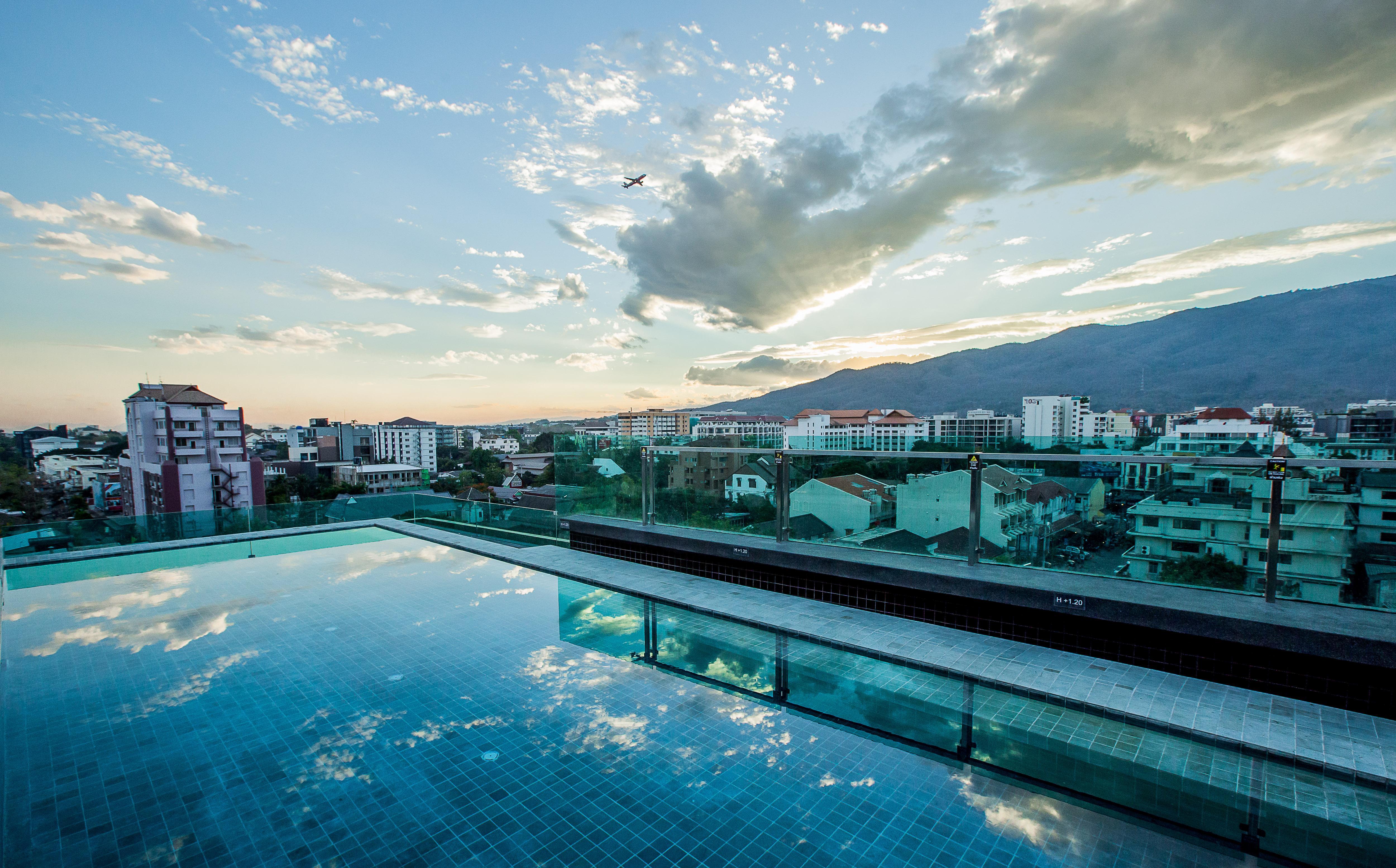 Art Mai Gallery Nimman Hotel Chiang Mai Exterior foto View from the rooftop